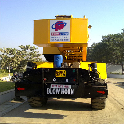 Truck Mounted Telescopic Boom Crane Hiring Service