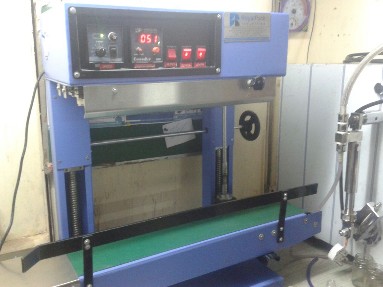 Continuous Pouch Sealing Machine - 220-240v, New Condition | White Color, Industrial Application