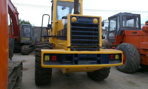 Komatsu Wa300 Loader - 2.5 Mâ³ Bucket, 3.0 Mâ³ Capacity, Yellow | Powerful Engine, Low Fuel Use, Durable Design, Easy Operation