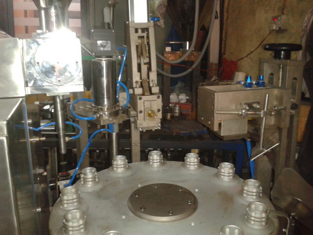 Semi Automatic Tube Filling Machine - Color: Silver