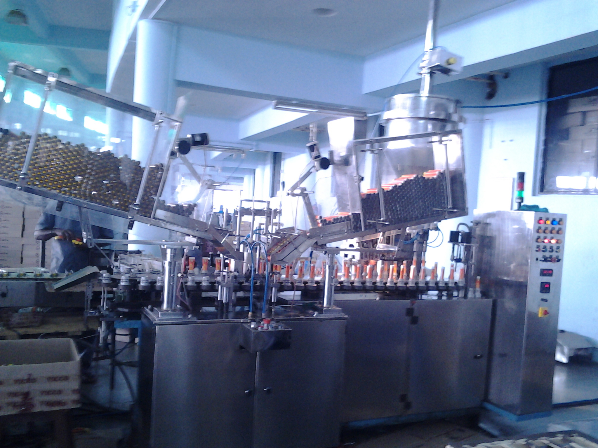 Semi Automatic Tube Filling Machine - Color: Silver