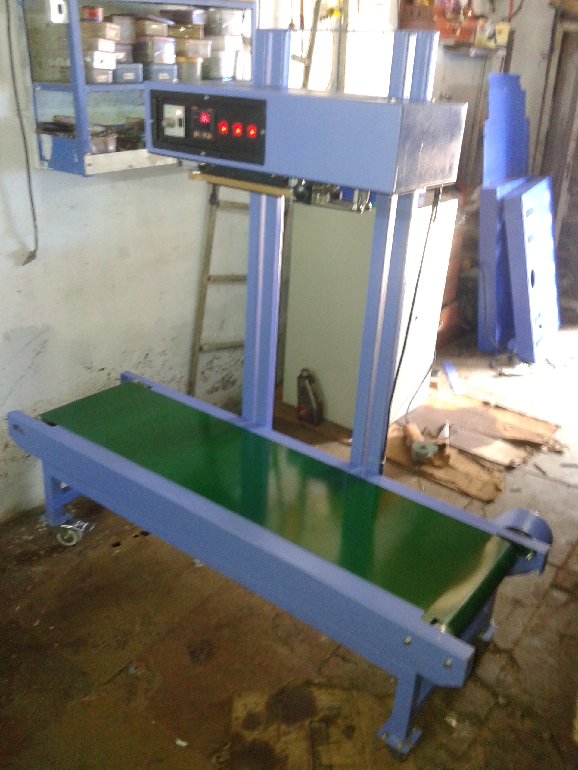 Bag Sealing Machine - Ms With Powder Coated Body, 1350x525xh Mm Dimensions, White Color | Automatic Operation, Unlimited Sealing Length, Nitrogen Flushing Option, 4-6 Meter/minute Sealing Speed