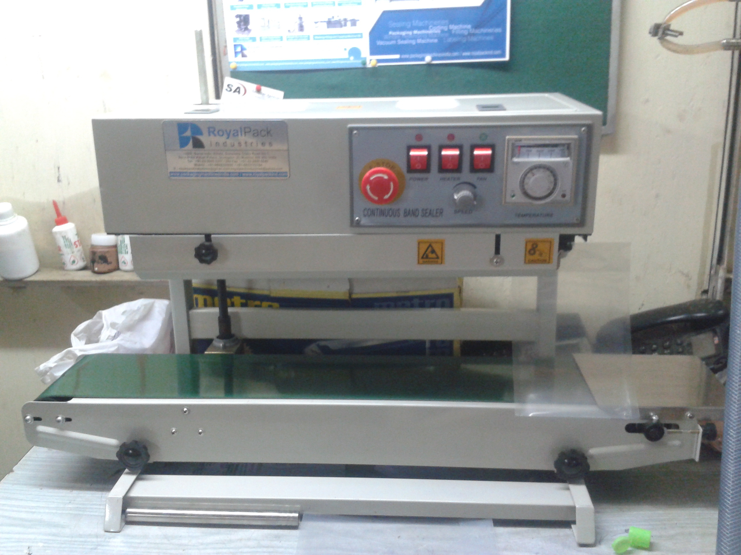 Bag Sealing Machine - Ms With Powder Coated Body, 1350x525xh Mm Dimensions, White Color | Automatic Operation, Unlimited Sealing Length, Nitrogen Flushing Option, 4-6 Meter/minute Sealing Speed