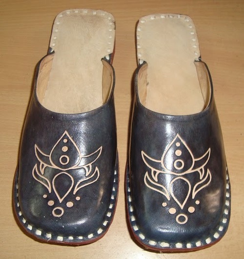 पीवीसी ब्लैक लेदर हाफ शू