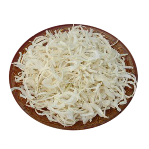 सूखे हुए सफेद किबल्ड प्याज