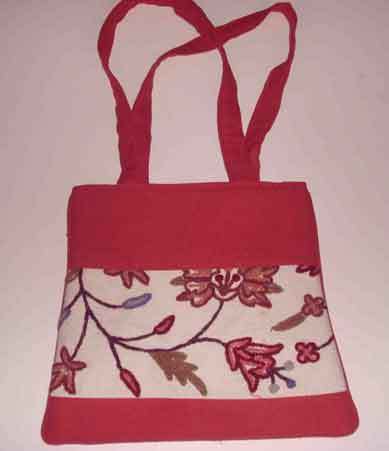 कढ़ाई की गई फैशन लेडीज बैग