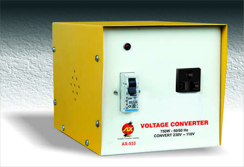 Mcb सॉकेट के साथ मेटल बॉडी 750 वॉट्स स्टेप डाउन वोल्टेज कन्वर्टर 230 V - 110 V