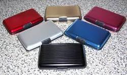 अलुमा वॉलेट