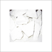 Quick Lime Lumps - Calcium Oxide, Various Sizes, White Color | High Purity, Longer Shelf Life, Accurate Composition, Industrial Use