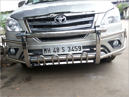 कार का फ्रंट बम्पर