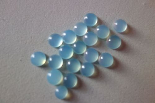 प्राकृतिक 21 पीसी 6 एमएम एक्वा चेलेडोनी फ्लैट बैक राउंड कैबोचोन