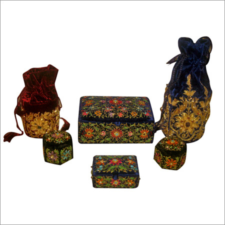 हैंडमेड ज्वेलरी केस