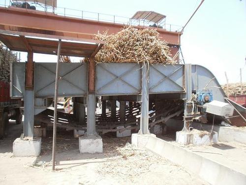 Cane Feeder Table