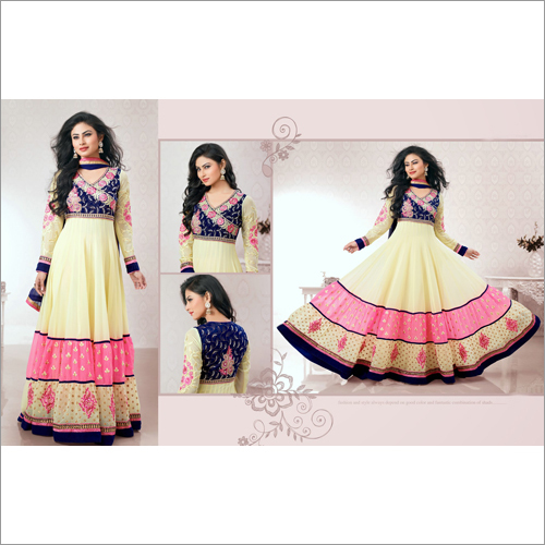 डिजाइनर और दुल्हन की पोशाक