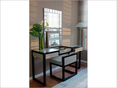 डिज़ाइनर ड्रेसींग टेबल्स