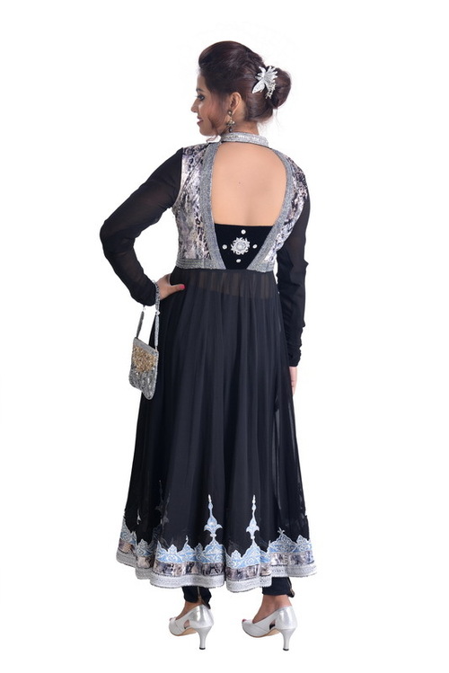 कशीदाकारी सलवार सूट