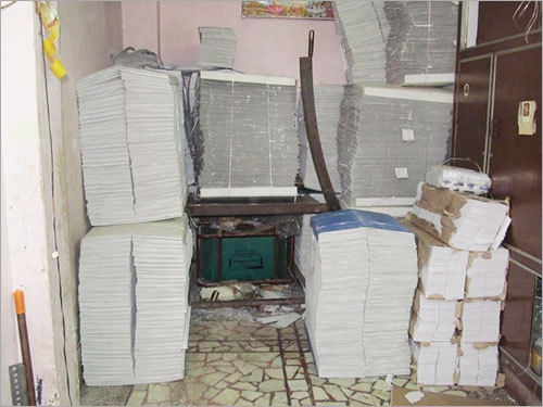 सफेद क्रीपे्ड शीट