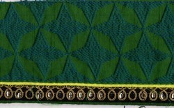 फैंसी कढ़ाई वाली लेस