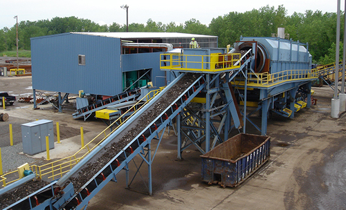 Metal Belt Conveyor - 220-440 Voltage, Blue Color | Durable and Efficient Design