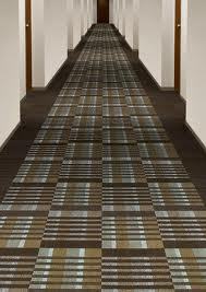 सुरुचिपूर्ण कॉरिडोर कालीन