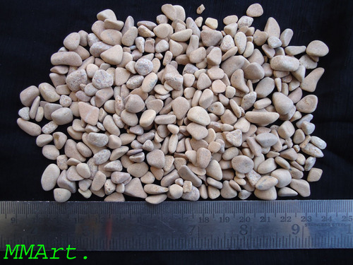 छोटी मशीन टंबल्ड राउंड यलो मार्बल पेबल्स स्टोन साइज़: 3-6 Mm