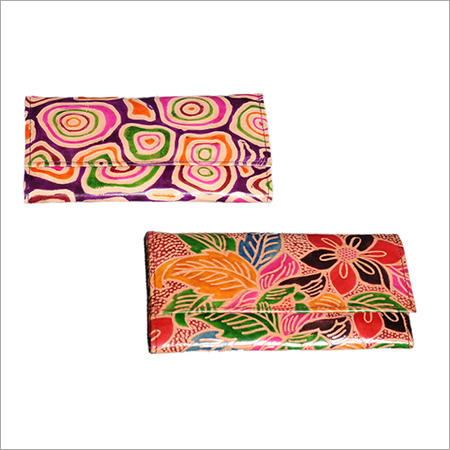 महिलाओं के लिए प्रिंटेड वॉलेट