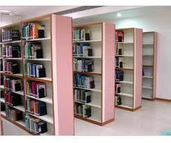 पुस्तकालय के लिए लकड़ी की रैक