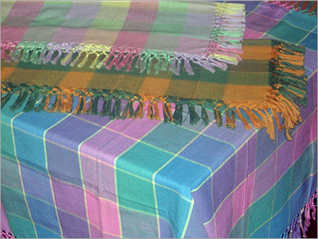 बुनी हुई मेज़पोश