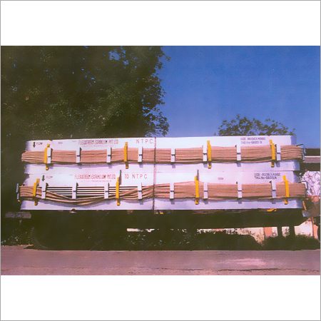 गोल कोनों के साथ चौकोर बैलो