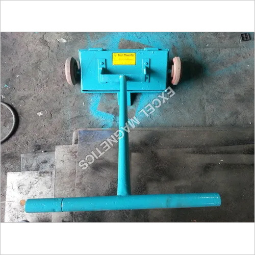 Magnetic Floor Sweeper - Color: Blue
