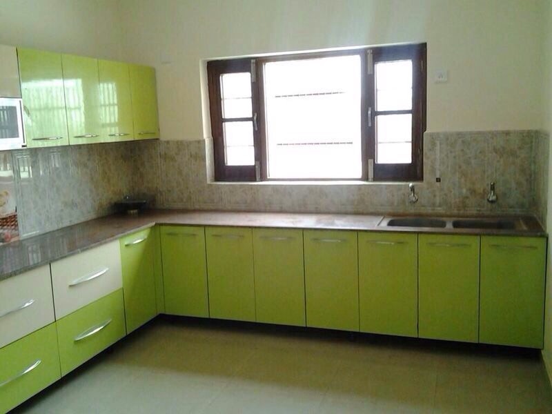 Modern High Gloss Kitchen