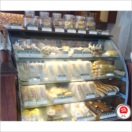 सीमा डिजाइन के साथ ठंडा डिस्प्ले काउंटर (Bru World Café जुहू, मुम्बई)