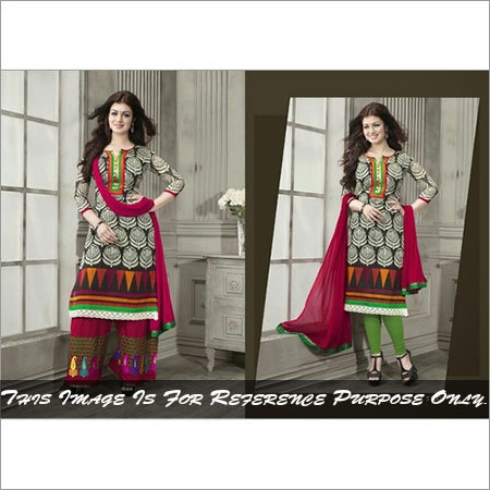 गुलाबी और काले कपड़े