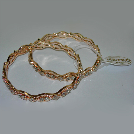 अर्ध कीमती पत्थर की चूड़ी