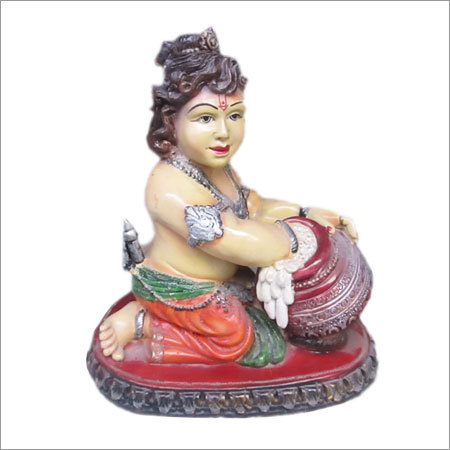 बच्चे कृष्ण की मूर्तियाँ