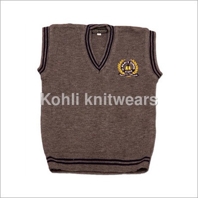 वी नेक बिना आस्तीन का बुना हुआ स्वेटर