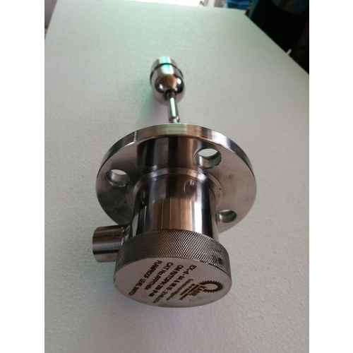 Side Mounted Level Switch - Stainless Steel, Standard Size, Silver Color | IP65 Protection, Temperature Range 0-300°C, Automatic Liquid Control