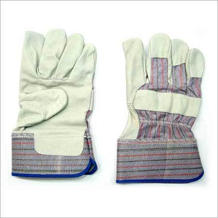 हाथों की सुरक्षा के लिए दस्ताने