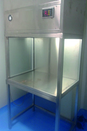 Silver Laminar Flow Bench
