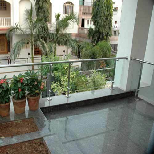 ग्लास बालकनी रेलिंग्स