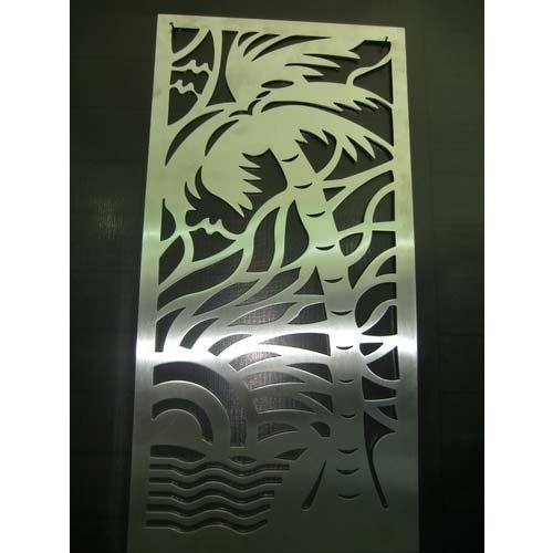 स्टेनलेस स्टील की थालियाँ