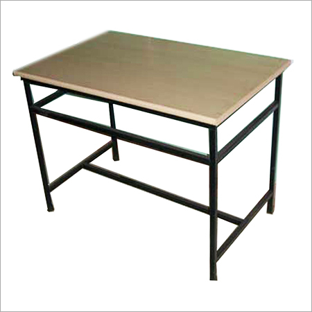 कॉलेज बेंच