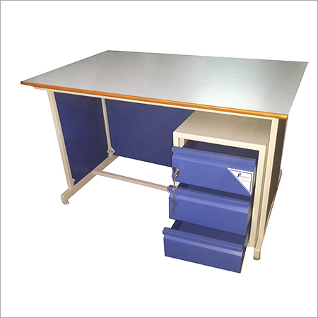 स्टील टेबल