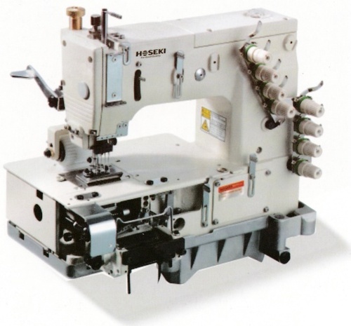 फ्लैट बेड मल्टी-नीडल सिलाई मशीन जिसमें इलास्टिक उपकरण होता है