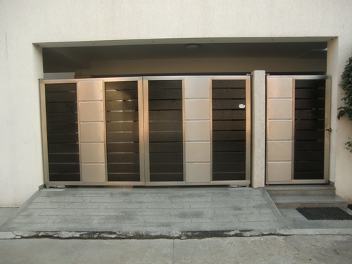 एसएस फैब्रिकेटेड गेट