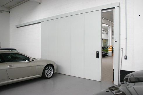 वर्टिकल गैरेज दरवाजा