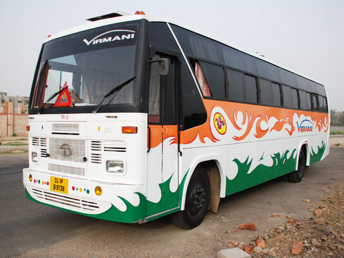 सेमी लग्जरी बस