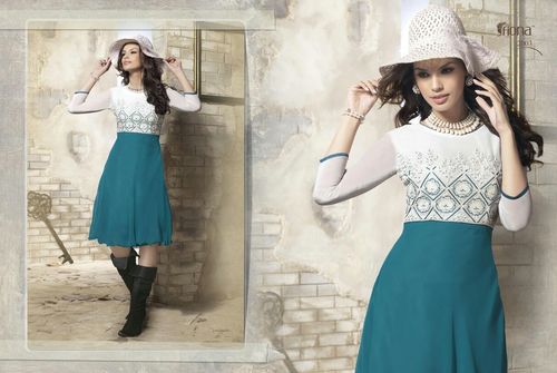 जॉर्जेट कढ़ाई कुर्ती