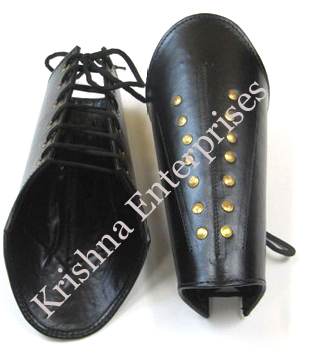 लेदर आर्म गार्ड