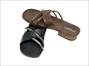 महिलाओं के चमड़े के सैंडल